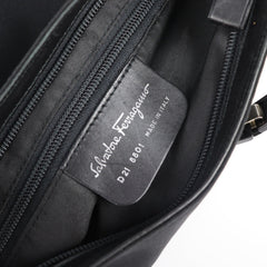 Salvatore Ferragamo Vara shoulder bag D 21 8801 nylon canvas black semi-shoulder