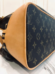 Louis Vuitton Monogram Canvas Riveting Shoulder Bag QJB0RYHJ0B009